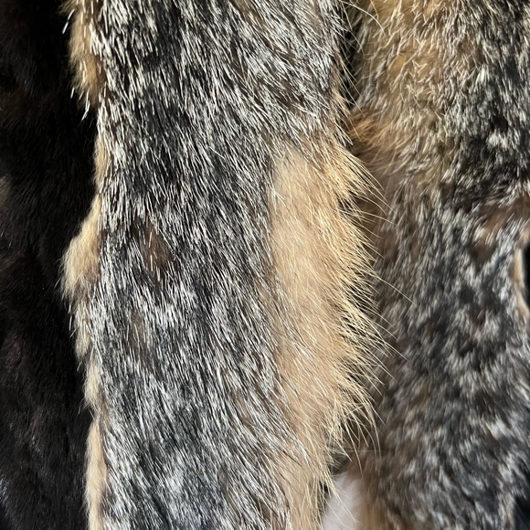 Real Fur Vest (M) - Picture 4 of 9